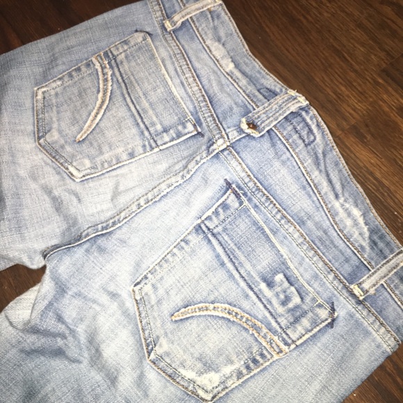 Joe’s Capris - Picture 3 of 3